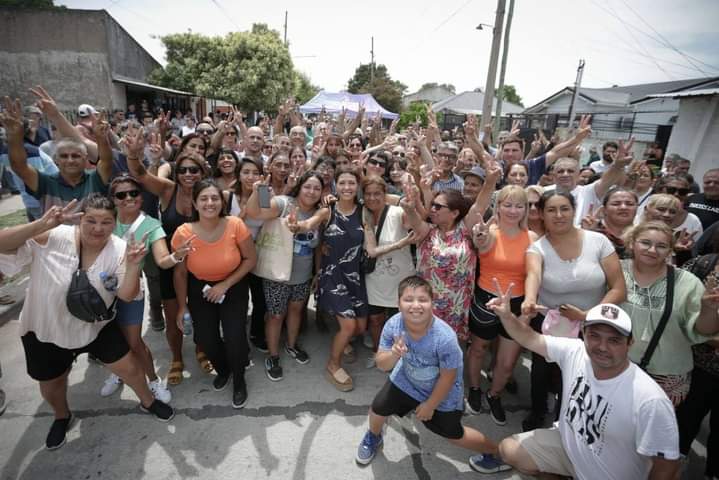 MAYRA ENCABEZÓ LA INAUGURACIÓN DE 22 CUADRAS DE PAVIMENTOS EN EL PROVINCIAL