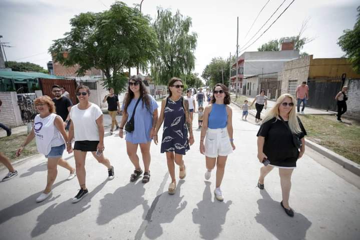 MAYRA ENCABEZÓ LA INAUGURACIÓN DE 22 CUADRAS DE PAVIMENTOS EN EL PROVINCIAL
