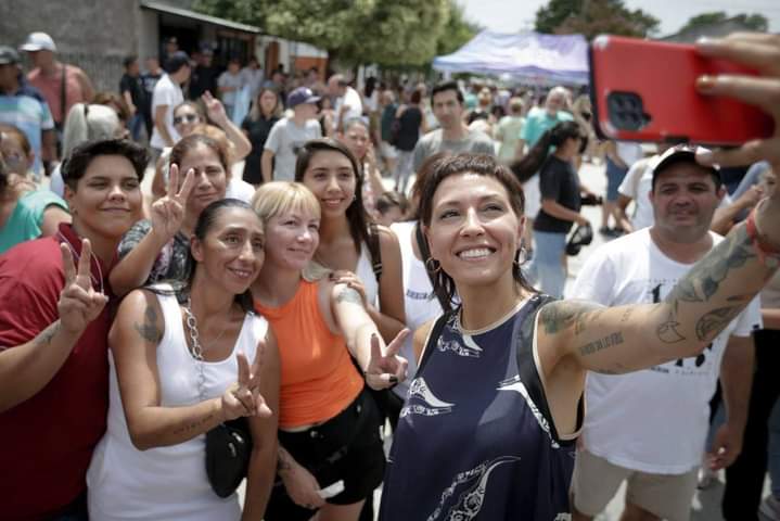 MAYRA ENCABEZÓ LA INAUGURACIÓN DE 22 CUADRAS DE PAVIMENTOS EN EL PROVINCIAL