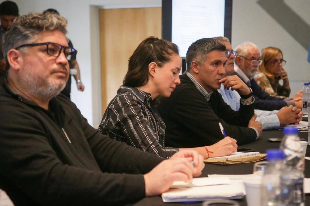  MAYRA EVALUÓ LOS AVANCES DEL PLAN HÍDRICO Y AMBIENTAL  CON INTENDENTES
