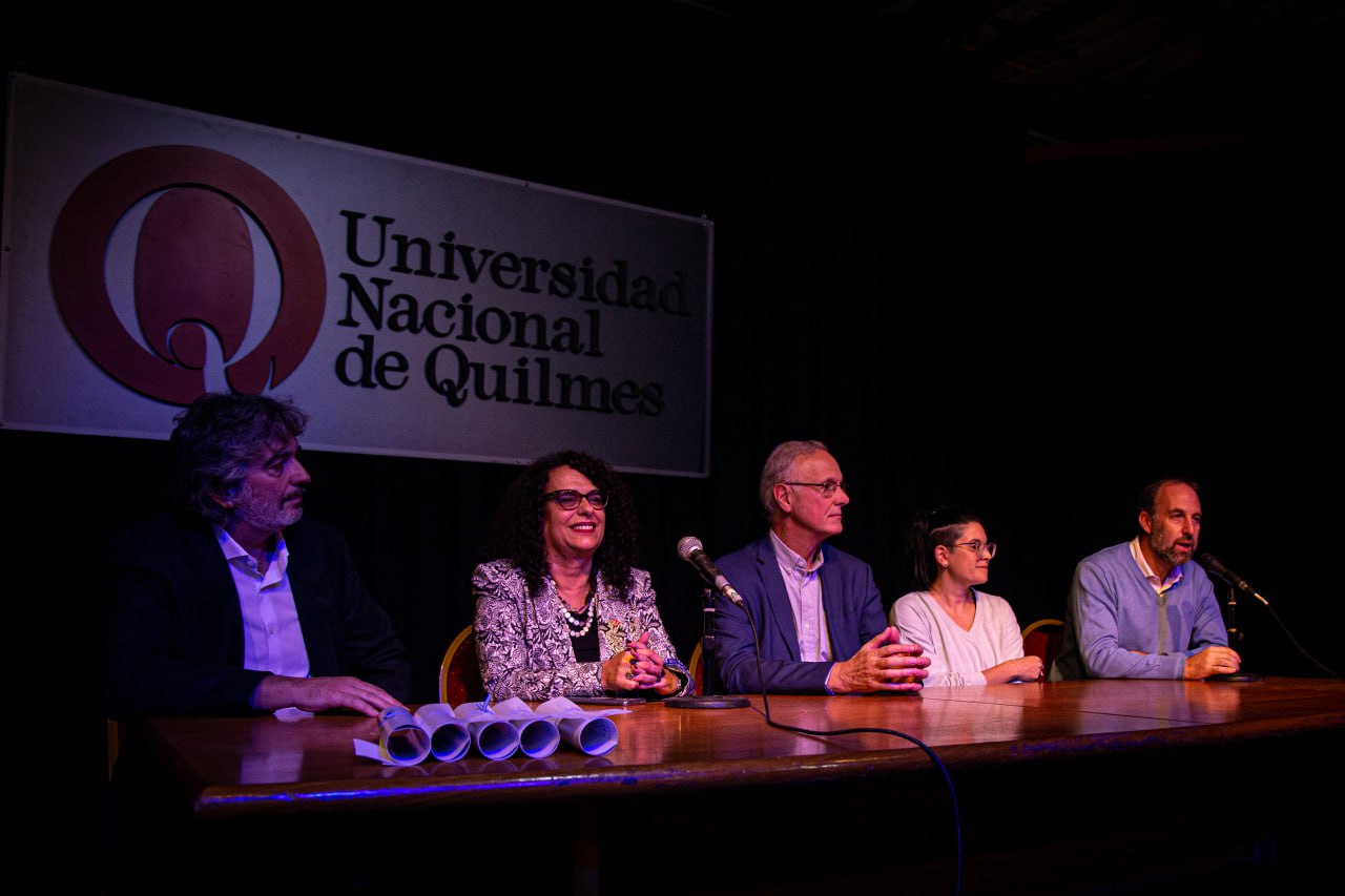 SE REALIZÓ EL ACTO DE ENTREGA DE DIPLOMAS A 110 PROMOTORAS DE SALUD