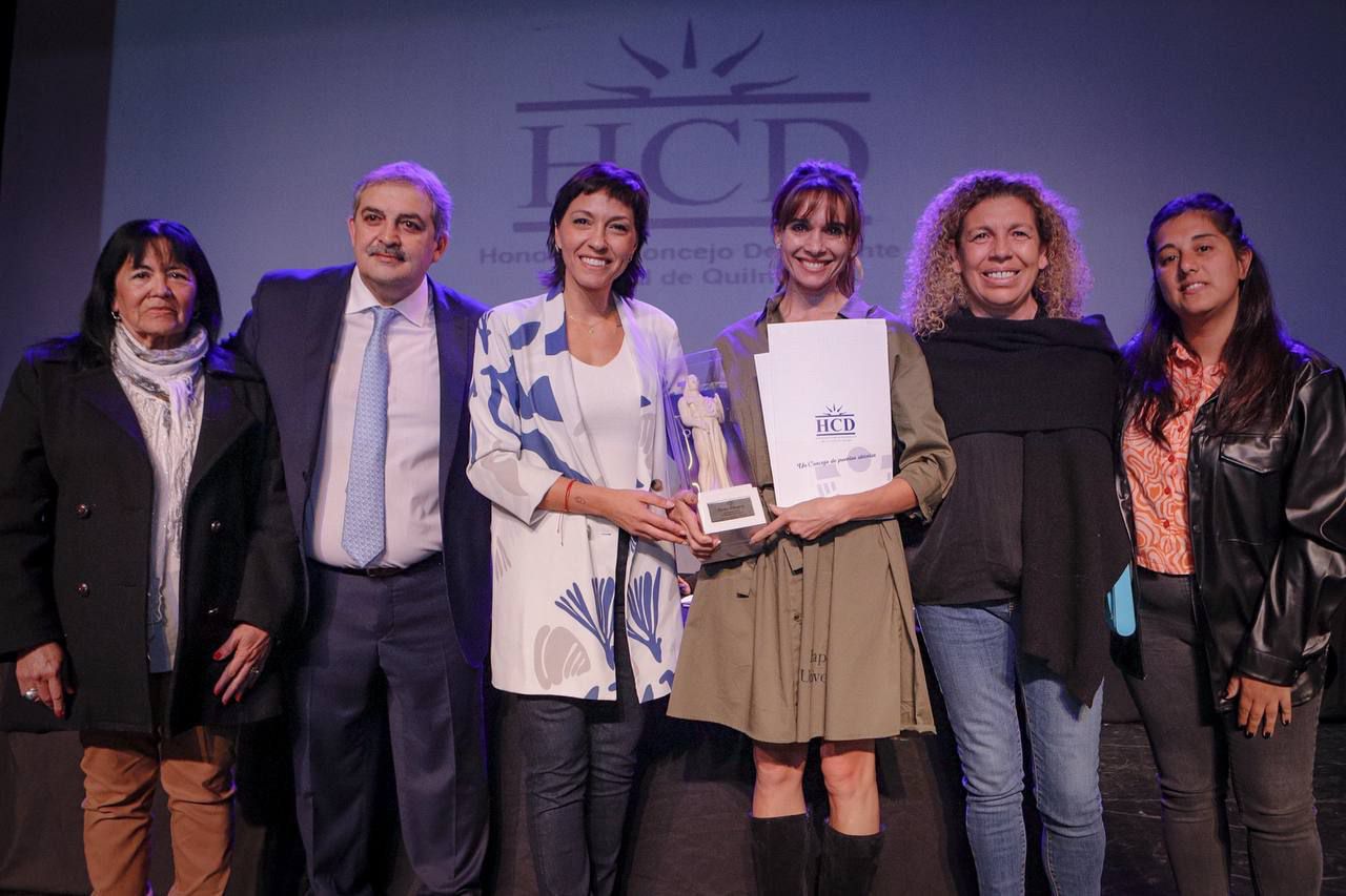 MAYRA HOMENAJEÓ A CIUDADANOS ILUSTRES Y PERSONALIDADES DESTACADAS