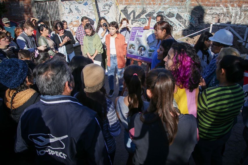 MAYRA Y FERNANDA MIÑO RECORRIERON OBRAS EN LA RESISTENCIA DE EZPELETA OESTE