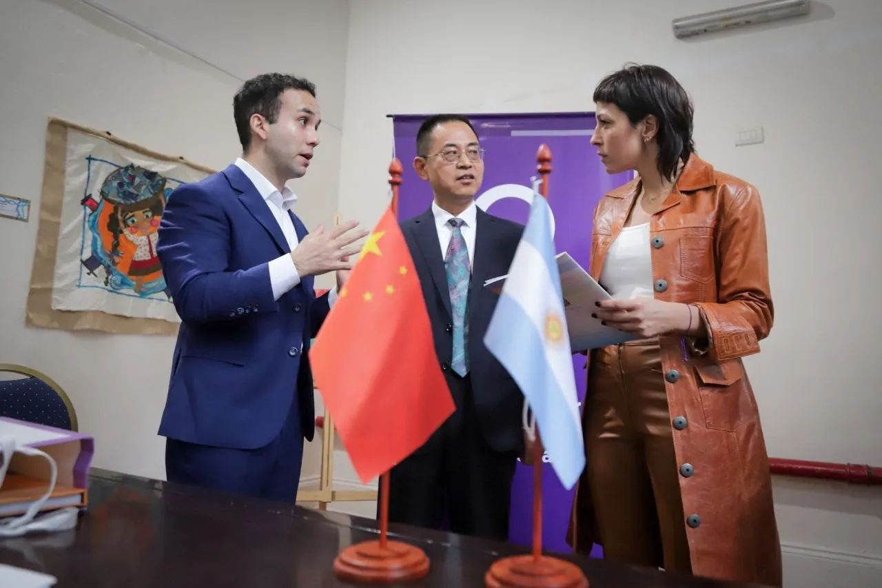 MAYRA SE REUNIÓ CON AUTORIDADES DEL CENTRO DE INNOVACIÓN DE LOS BRICS