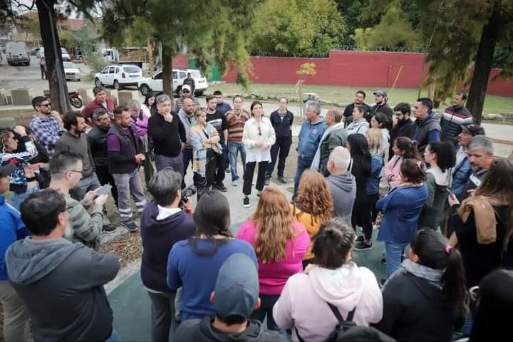 MAYRA ENCABEZÓ LA INAUGURACIÓN DE UNA PLAZOLETA EN EL BARRIO LAS ROSAS 