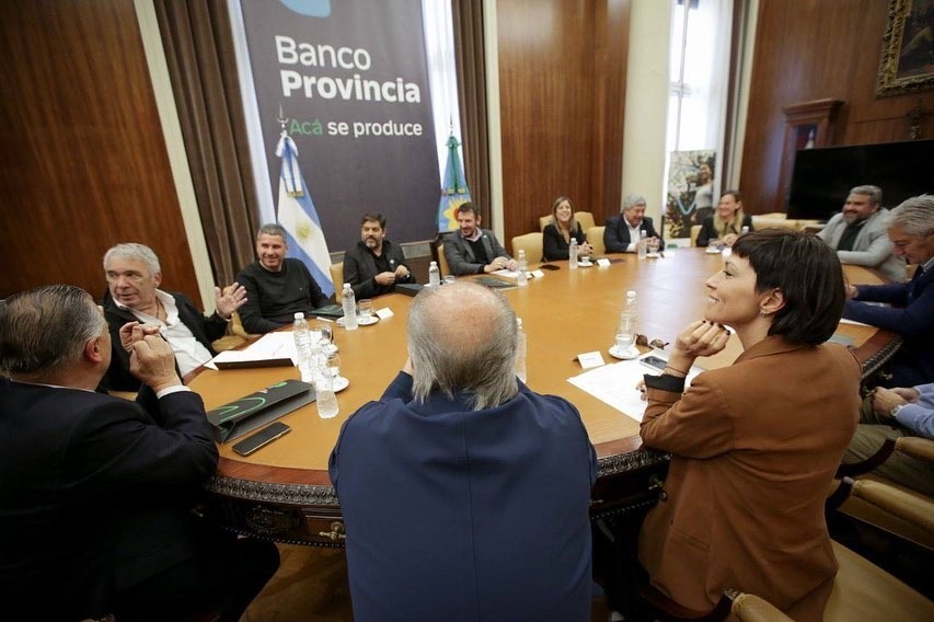 MAYRA FIRMÓ UN NUEVO ACUERDO DE LEASING PARA ADQUIRIR 15 VEHÍCULOS