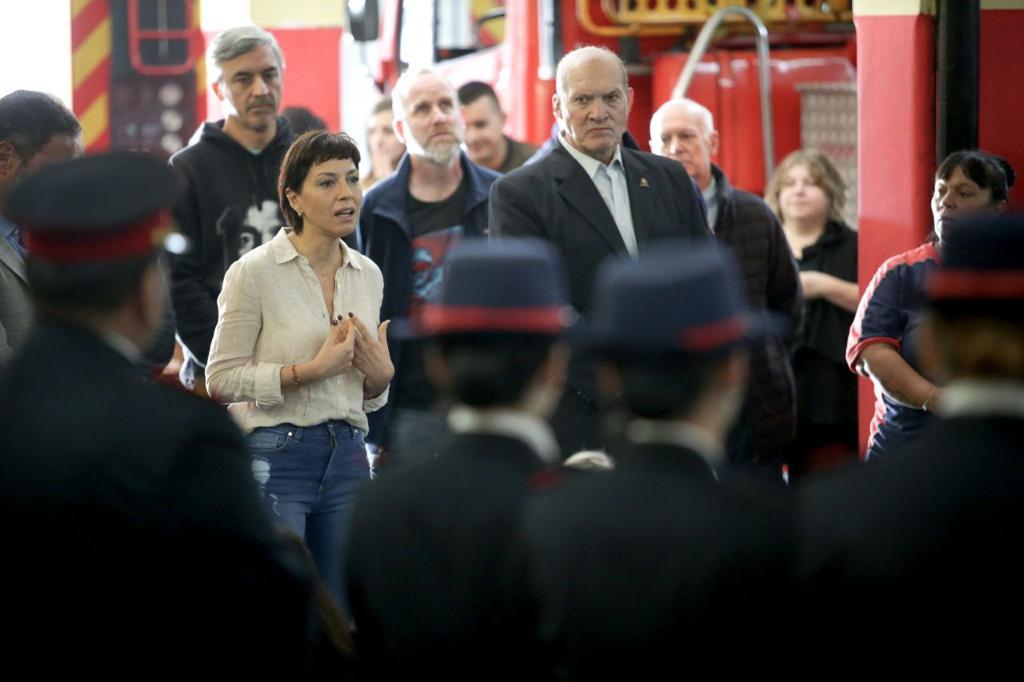 MAYRA DESTACÓ LA LABOR DE LOS BOMBEROS VOLUNTARIOS EN SU DÍA