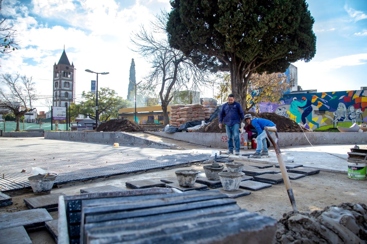  CONTINÚAN LAS OBRAS  EN LA PLAZA YAPEYÚ DE SAN FRANCISCO SOLANO