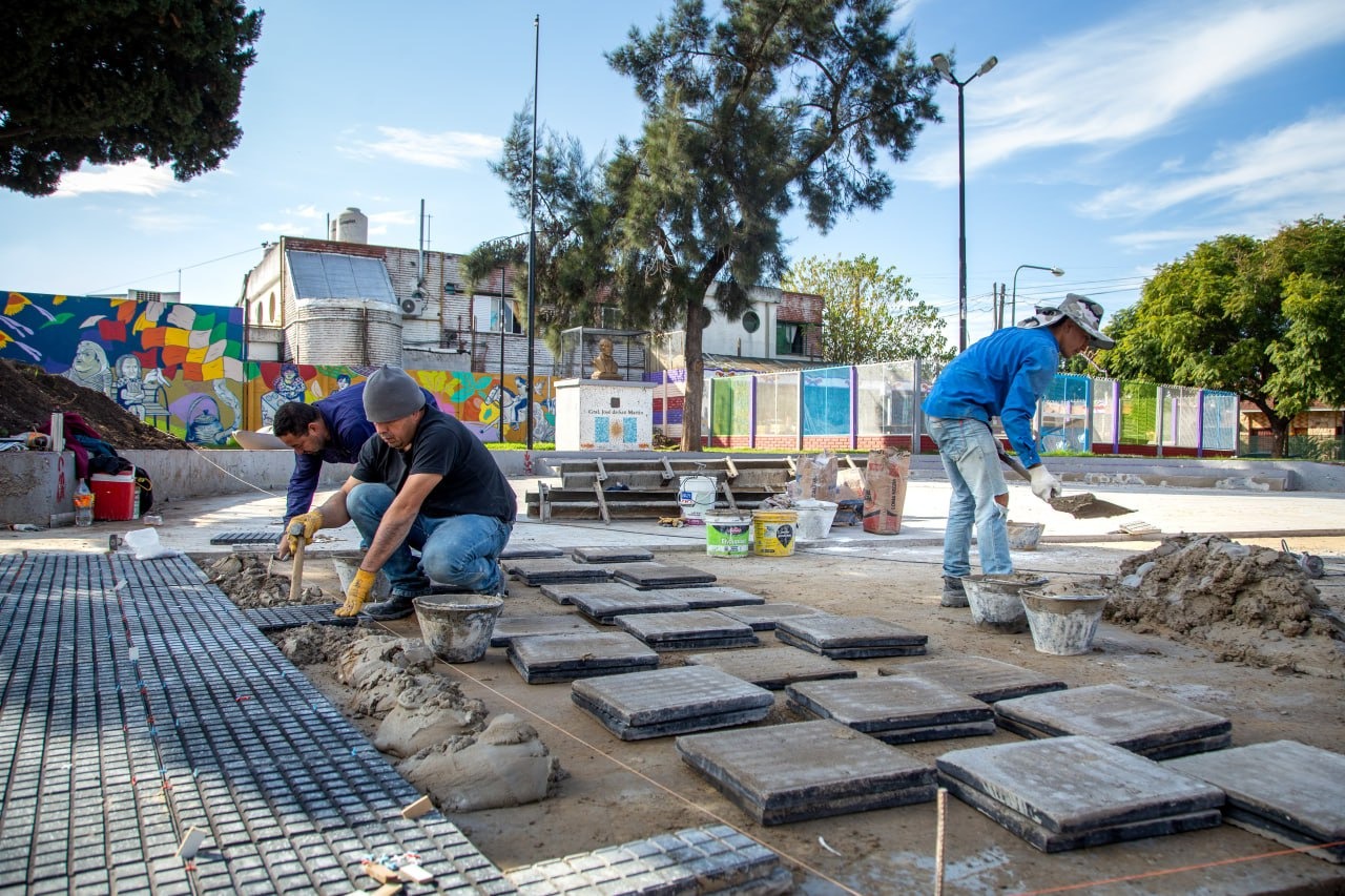  CONTINÚAN LAS OBRAS  EN LA PLAZA YAPEYÚ DE SAN FRANCISCO SOLANO