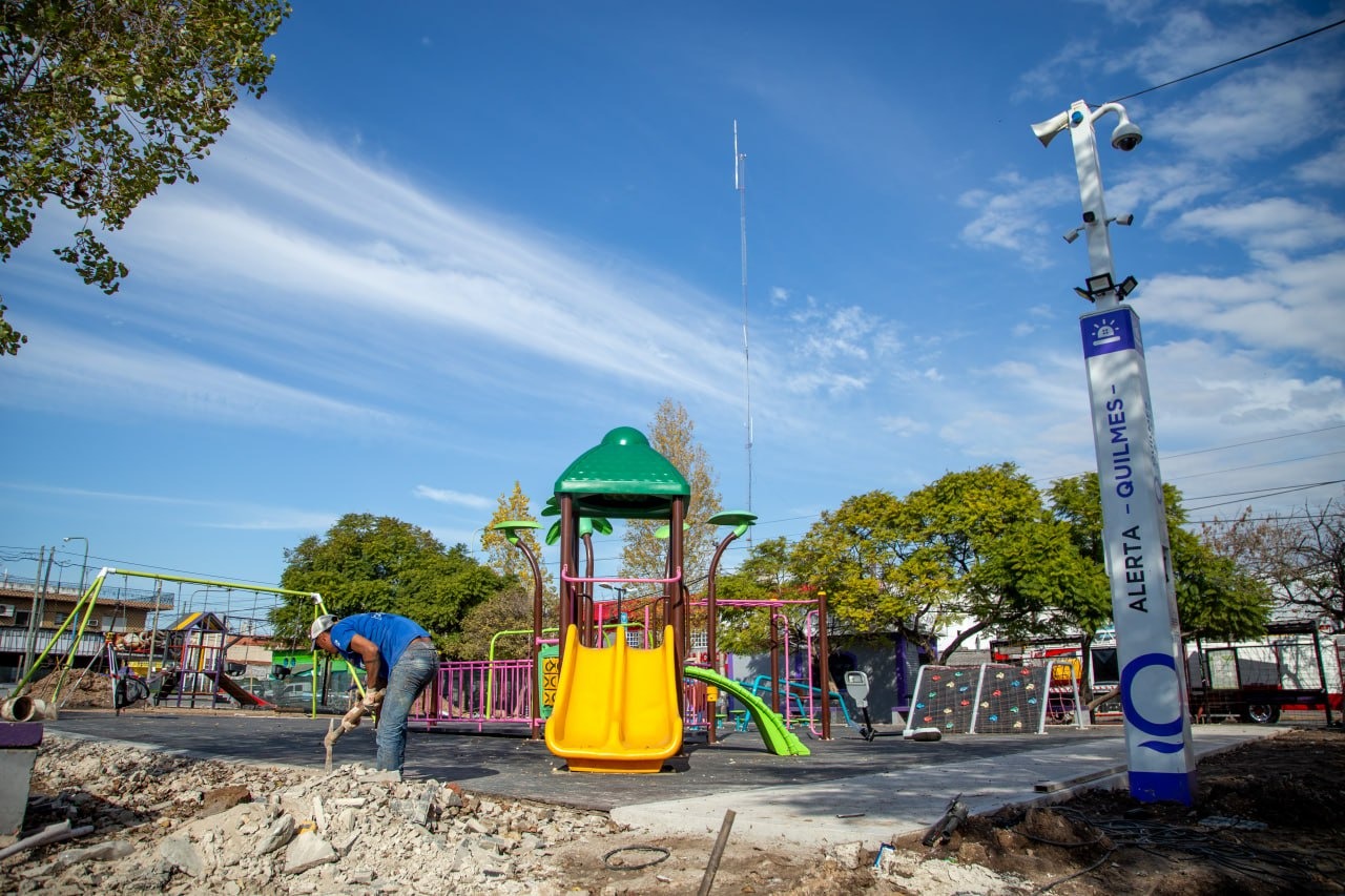  CONTINÚAN LAS OBRAS  EN LA PLAZA YAPEYÚ DE SAN FRANCISCO SOLANO