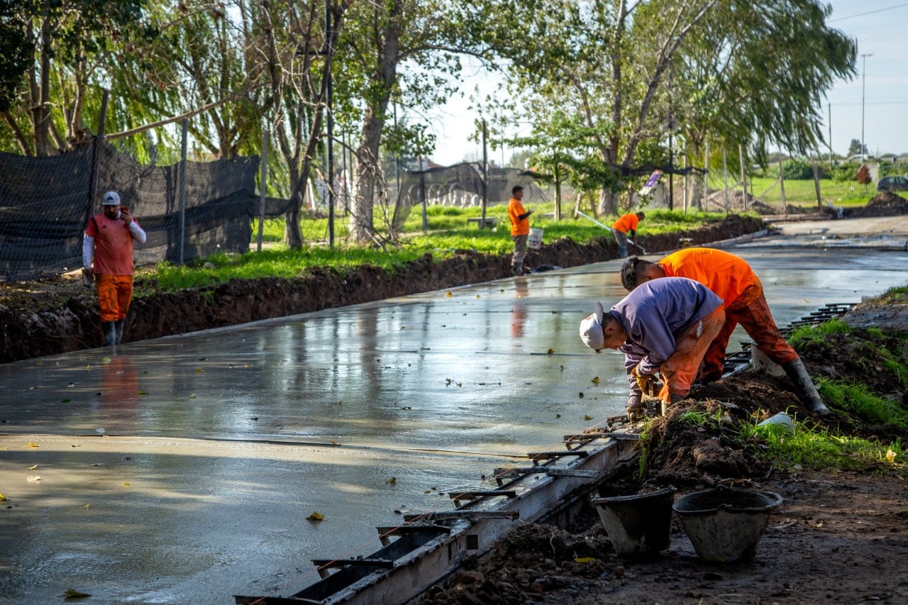 AVANZA LA REPAVIMENTACIÓN DE LA AVENIDA FERROCARRIL PROVINCIAL EN SOLANO