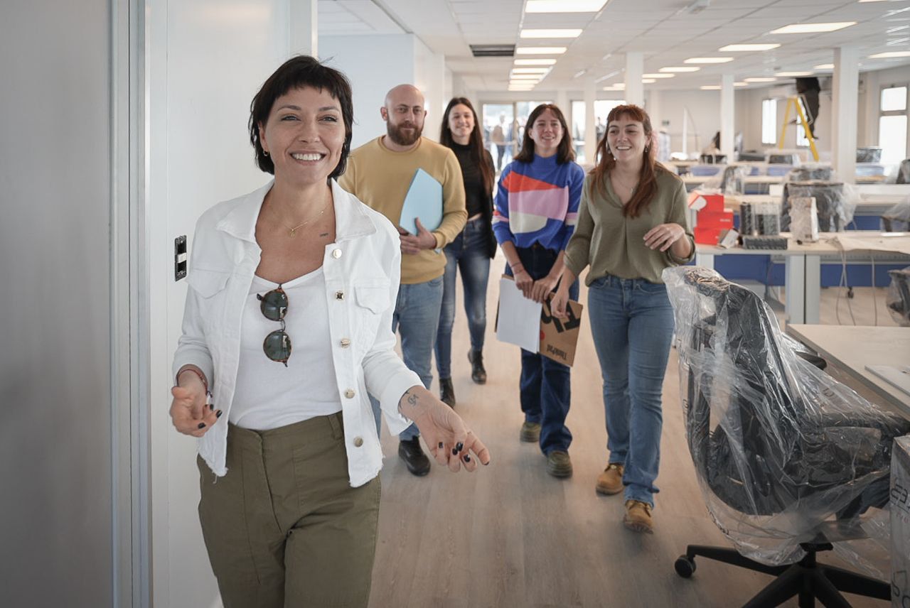 MAYRA RECORRIÓ LA OBRA DE LA NUEVA OFICINA DE ATENCIÓN DE ANSES EN EZPELETA