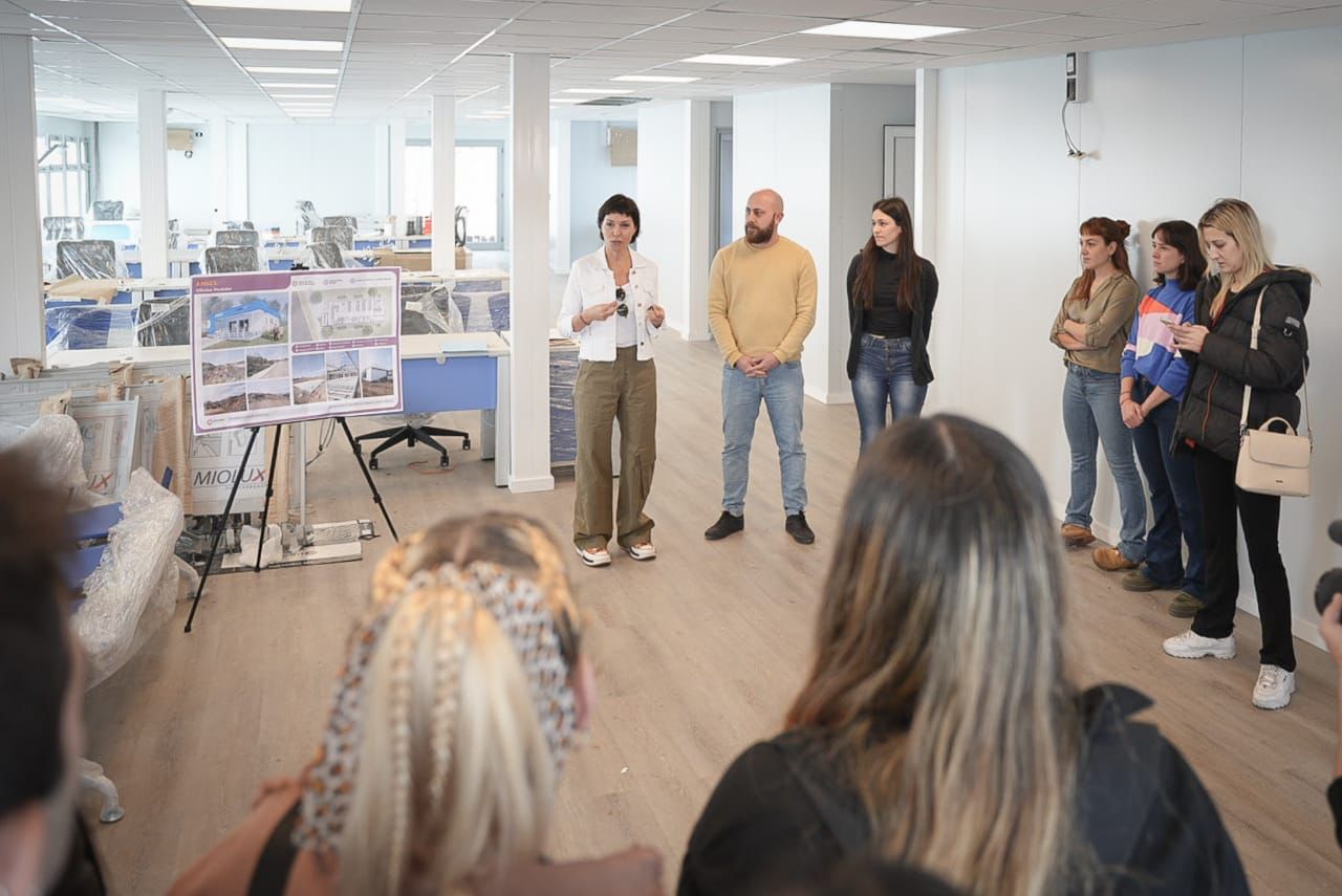 MAYRA RECORRIÓ LA OBRA DE LA NUEVA OFICINA DE ATENCIÓN DE ANSES EN EZPELETA