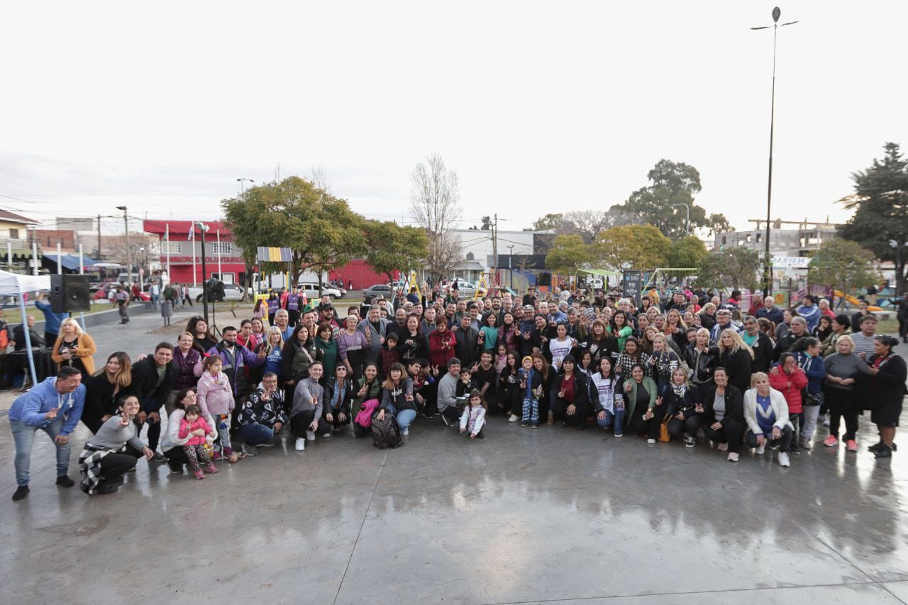  MAYRA INAUGURÓ LA OBRA DE PUESTA EN VALOR DE LA PLAZA YAPEYÚ EN SOLANO