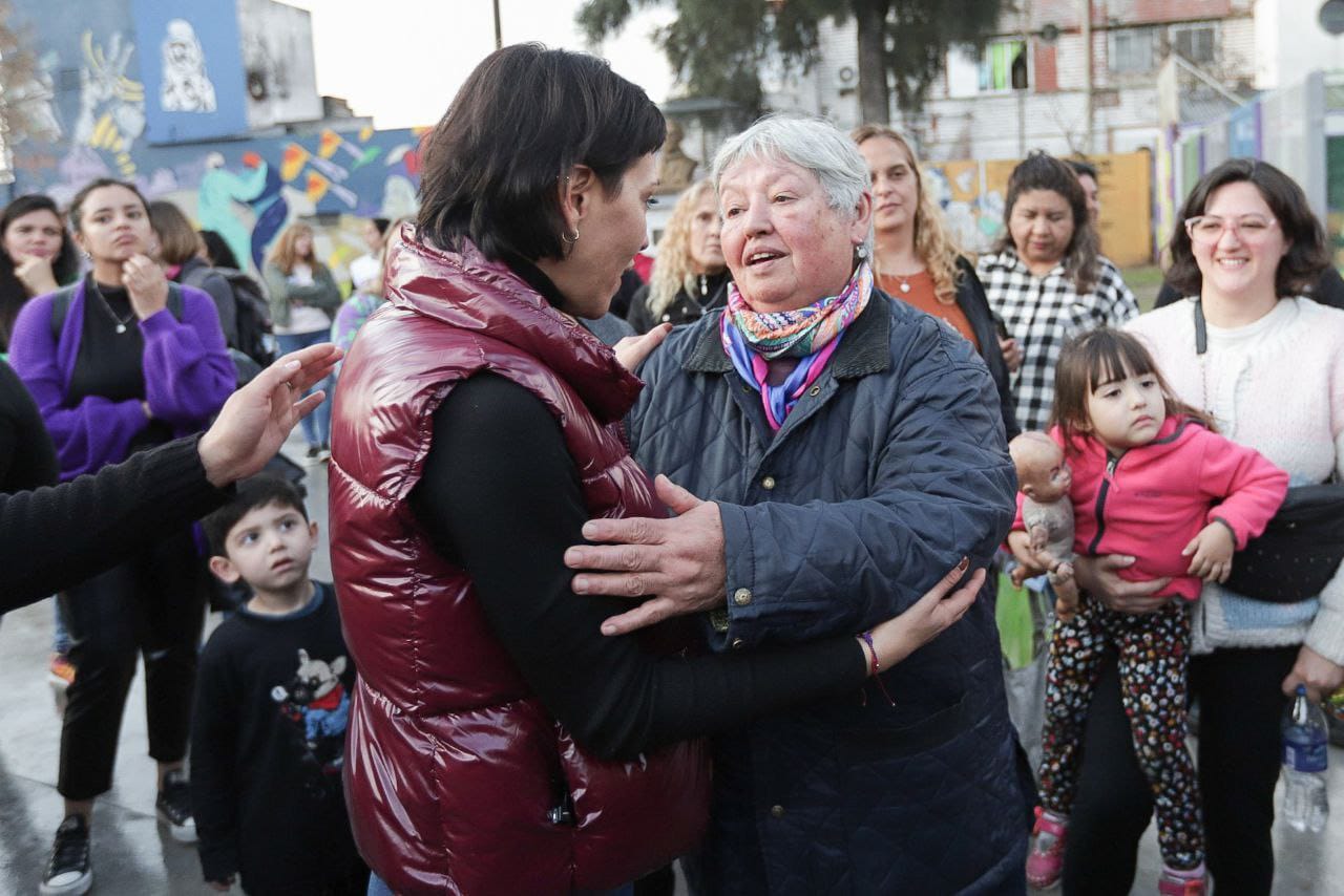  MAYRA INAUGURÓ LA OBRA DE PUESTA EN VALOR DE LA PLAZA YAPEYÚ EN SOLANO