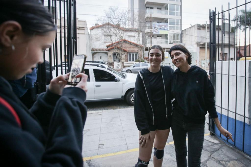 MAYRA ENTREGÓ UN SUBSIDIO AL CLUB SOCIAL Y DEPORTIVO QUILMES OESTE