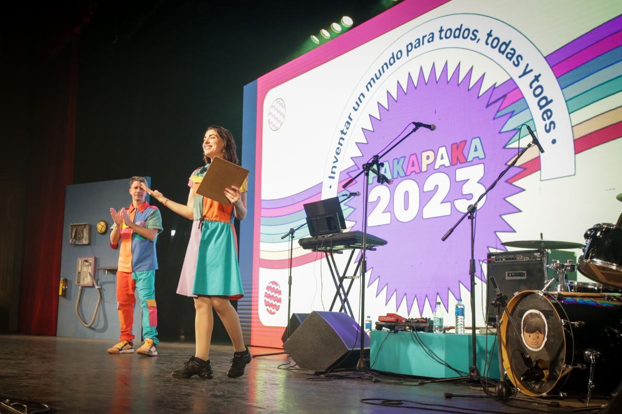 A SALA LLENA:PAKAPAKA CELEBRÓ SU PROGRAMACIÓN 2023 EN EL TEATRO MUNICIPAL