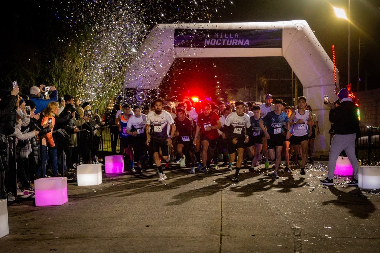  CIENTOS DE VECINOS PARTICIPARON DE LA MILLA NOCTURNA CIUDAD DE QUILMES