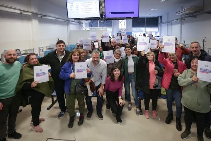 MAYRA ENTREGÓ RESOLUCIONES DE ANSES EN SOLANO