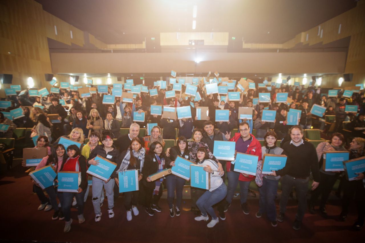 MAYRA A LAS Y LOS JÓVENES: “HAY UNA INTENDENTA QUE LOS ESCUCHA"