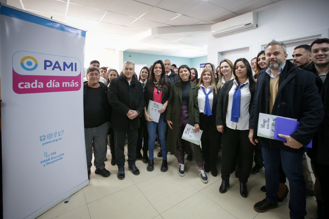 MAYRA JUNTO A VOLNOVICH ENCABEZARON LA REAPERTURA DE LA CLÍNICA SAN MARTÍN