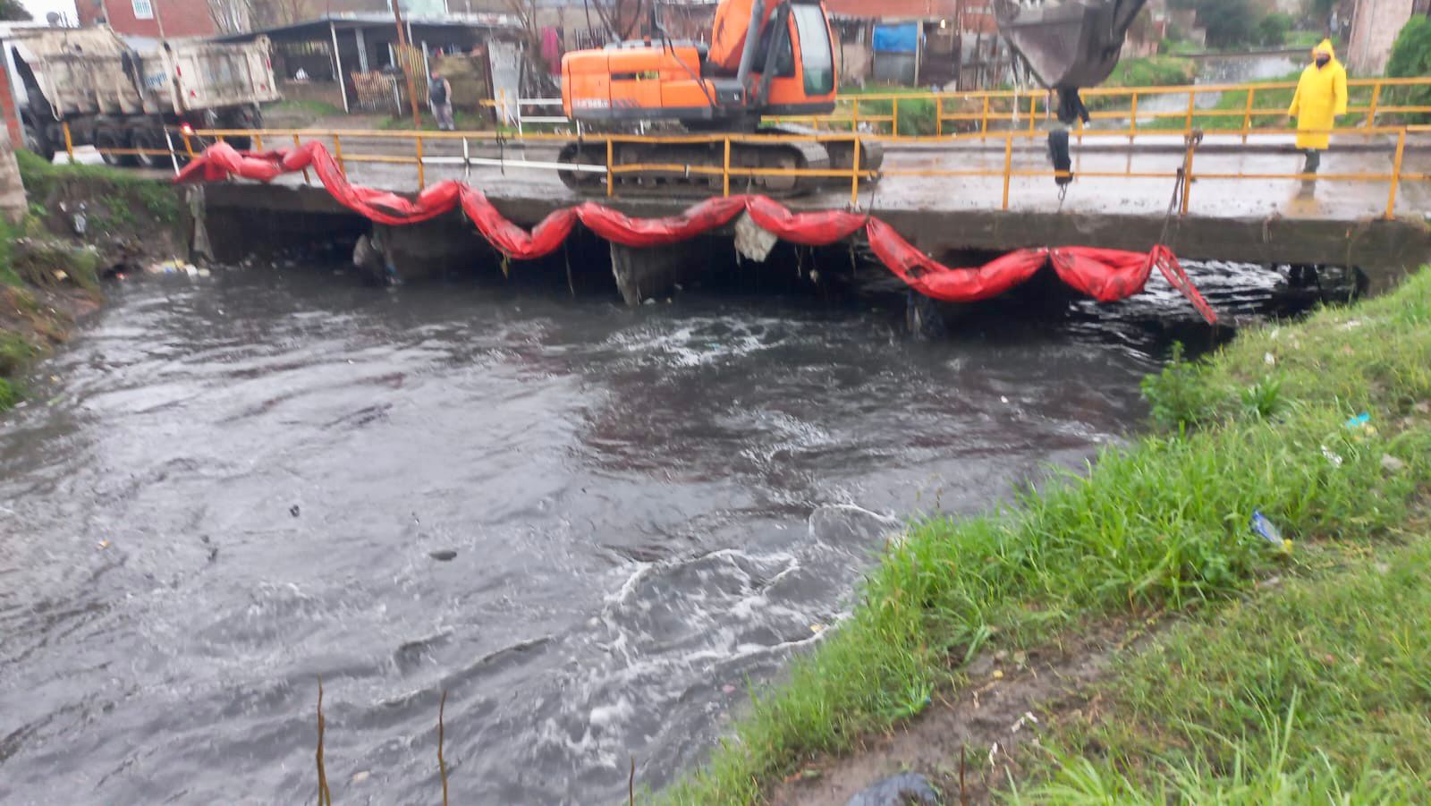 SE REALIZAN TRABAJOS DE LIMPIEZA Y DESOBSTRUCCIÓN PARA EVITAR ANEGAMIENTOS