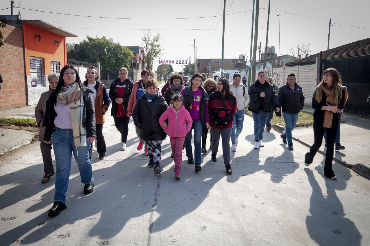  MAYRA INAUGURÓ UN CENTRO COMUNITARIO Y 40 CUADRAS DE PAVIMENTOS EN NOVAK 
