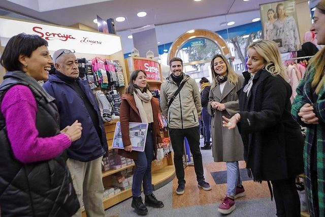 MAYRA RECORRIÓ EL PRIMER TRAMO DE RENOVACIÓN DE LA PEATONAL RIVADAVIA