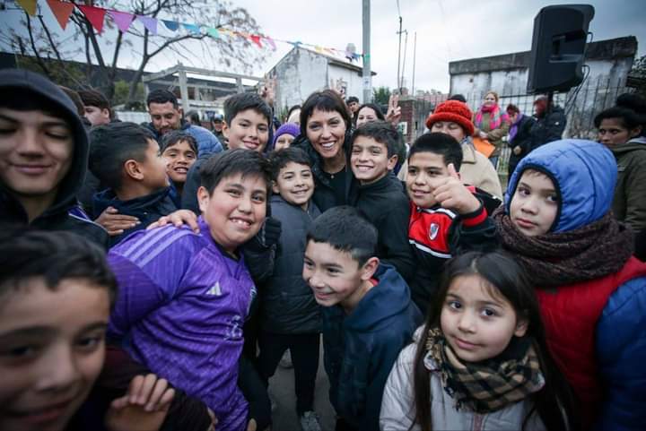 MAYRA INAUGURÓ LA REPAVIMENTACIÓN INTEGRAL DE NUEVAS CUADRAS EN LA FLORIDA