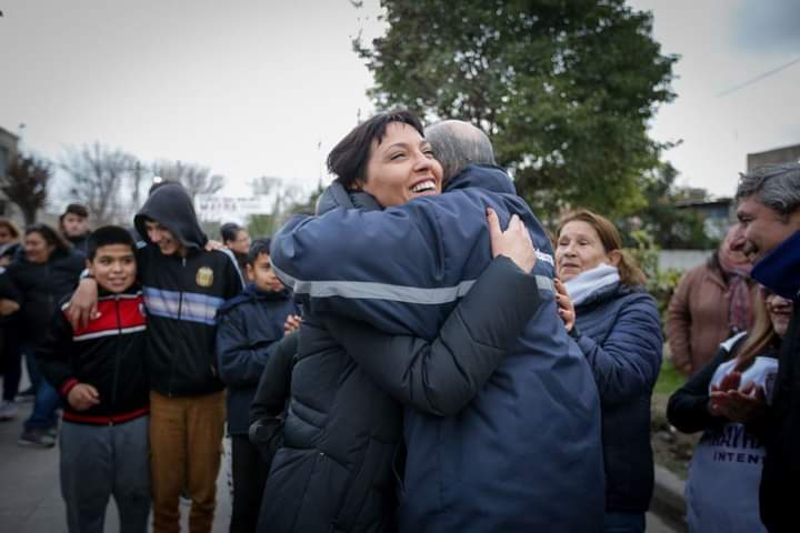 MAYRA INAUGURÓ LA REPAVIMENTACIÓN INTEGRAL DE NUEVAS CUADRAS EN LA FLORIDA