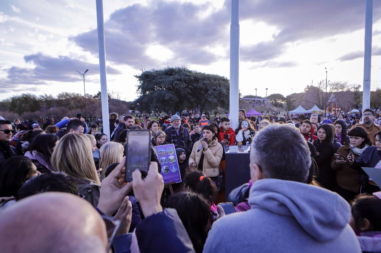 MAYRA INAUGURÓ UNA NUEVA PLAZA INCLUSIVA EN EL PARQUE DE LA CIUDAD