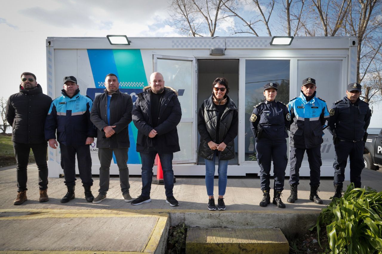 MAYRA INAUGURÓ UN DESTACAMENTO POLICIAL Y PRESENTÓ 10 NUEVOS PATRULLEROS