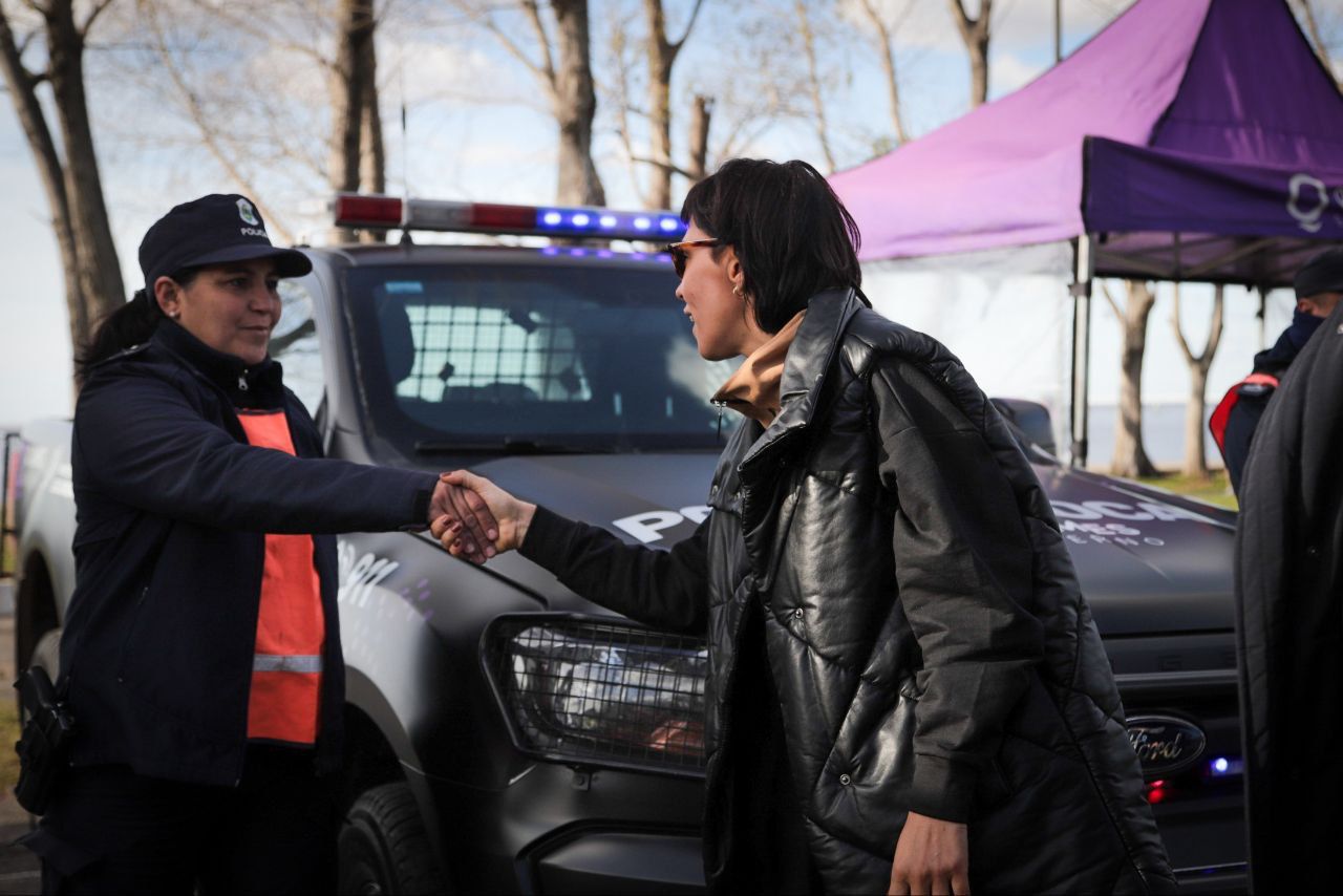 MAYRA INAUGURÓ UN DESTACAMENTO POLICIAL Y PRESENTÓ 10 NUEVOS PATRULLEROS