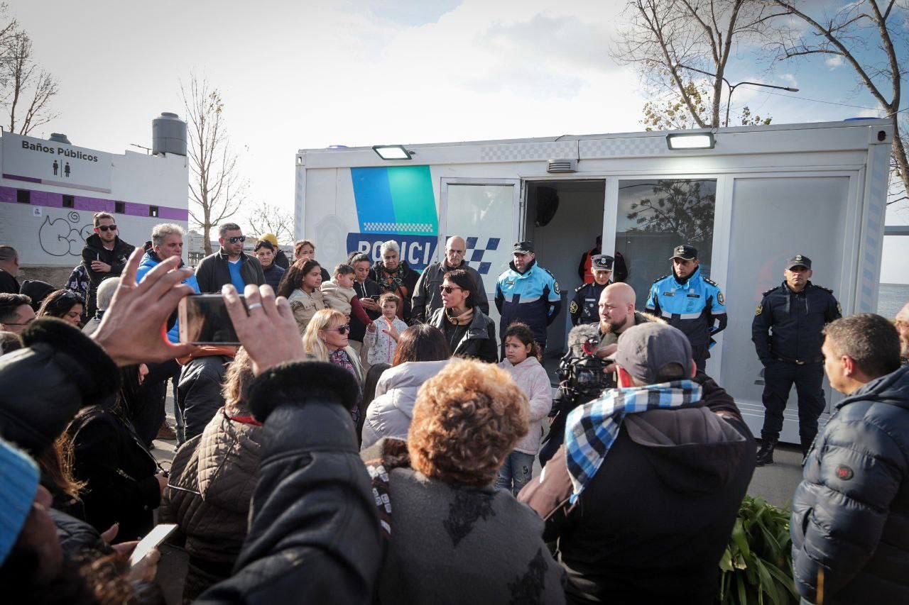 MAYRA INAUGURÓ UN DESTACAMENTO POLICIAL Y PRESENTÓ 10 NUEVOS PATRULLEROS