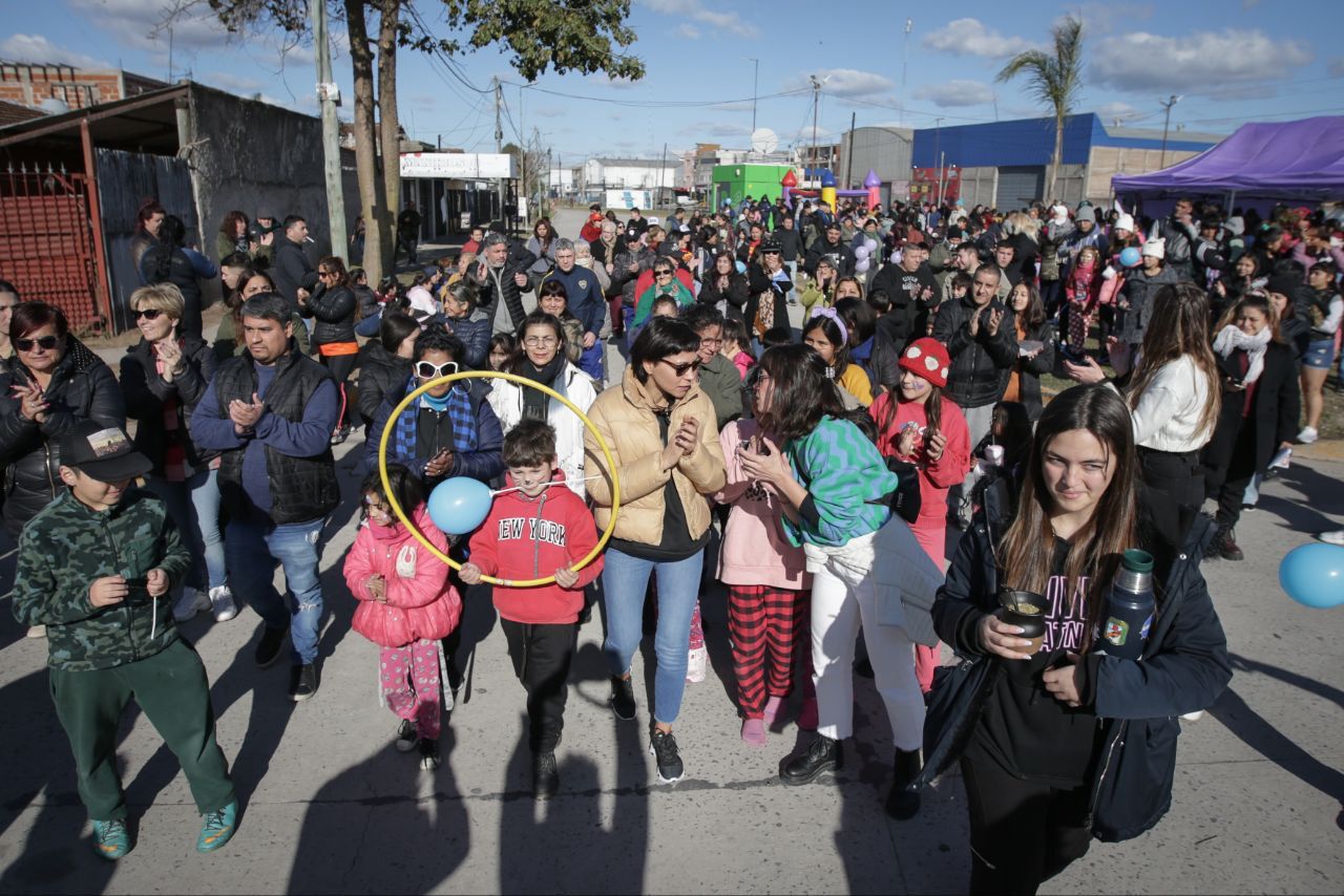MAYRA INAUGURÓ 24 NUEVOS PAVIMENTOS EN EL BARRIO LA ODISEA DE QUILMES OESTE
