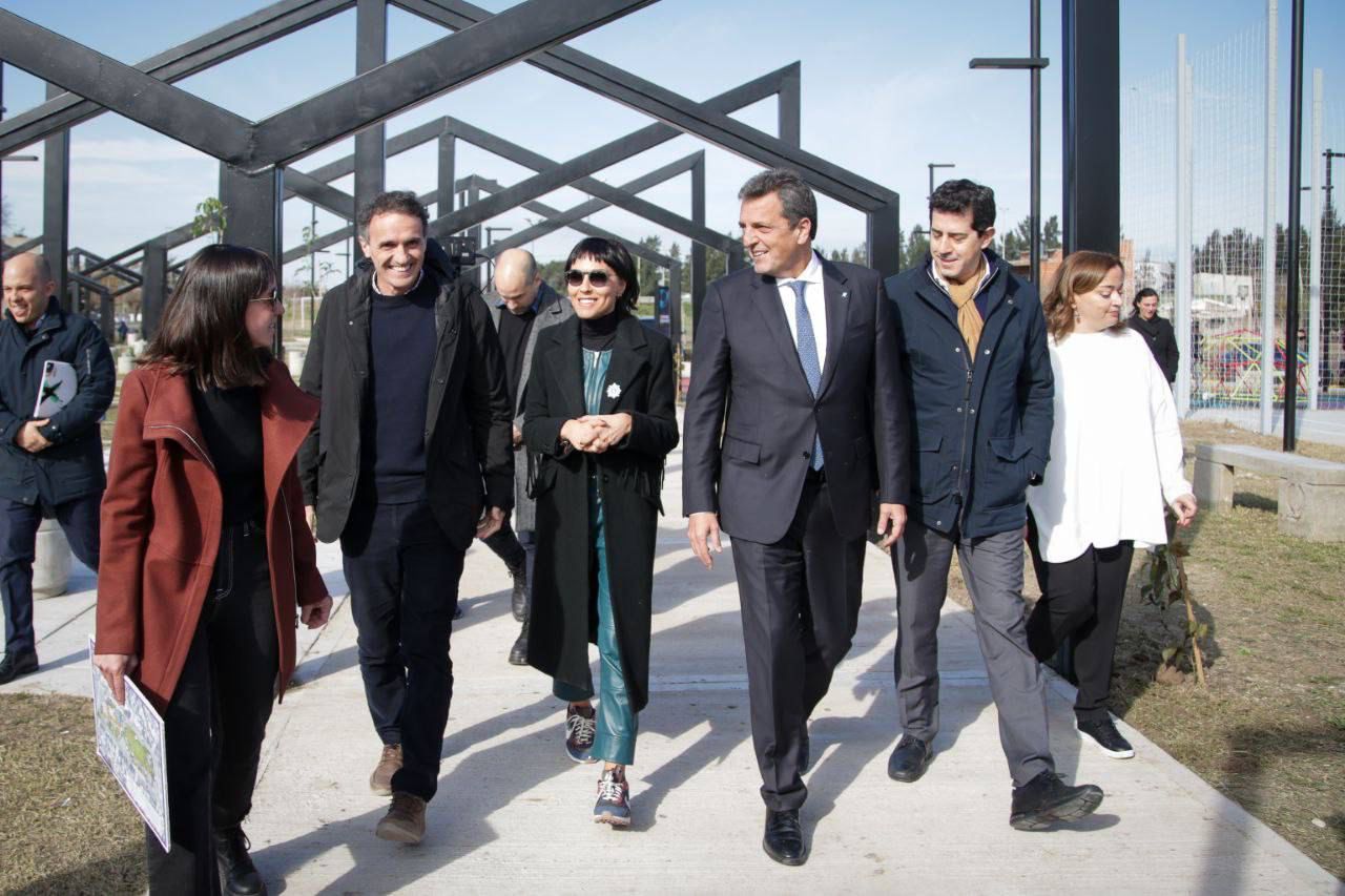 MAYRA CON MASSA Y WADO  INAUGURARON LA CIUDAD DE LOS DEPORTES EN SOLANO
