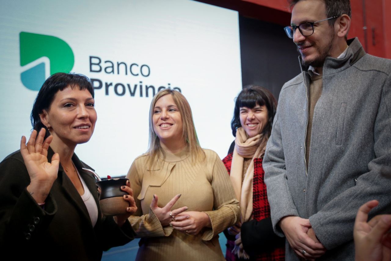 EL MUNICIPIO ENTREGÓ EQUIPAMIENTO A MÁS DE CIEN ESTABLECIMIENTOS EDUCATIVOS