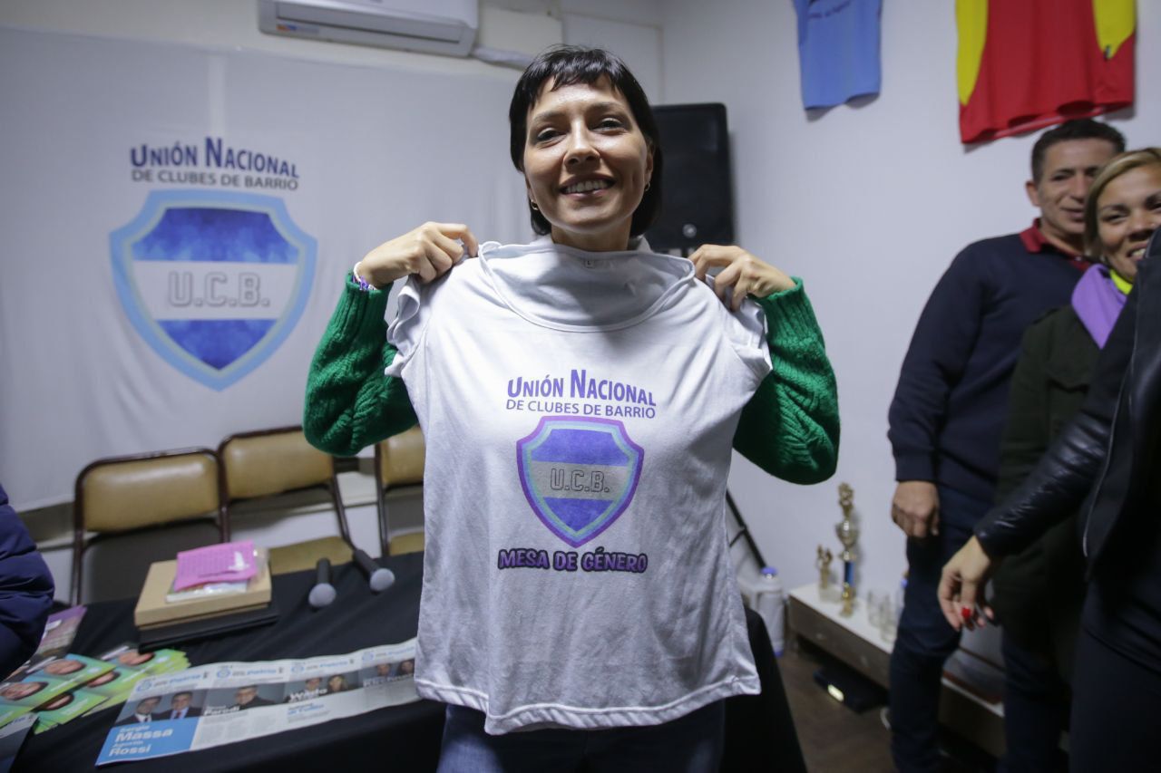 MAYRA SE REUNIÓ CON AUTORIDADES DE LA UNIÓN NACIONAL DE CLUBES DE BARRIO