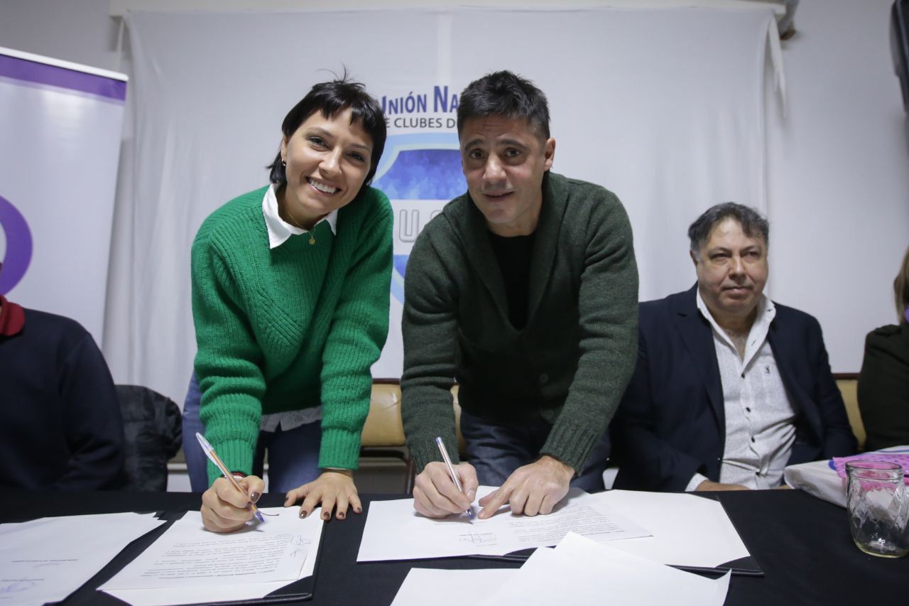 MAYRA SE REUNIÓ CON AUTORIDADES DE LA UNIÓN NACIONAL DE CLUBES DE BARRIO