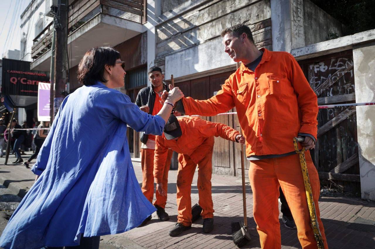 MAYRA RECORRIÓ LA OBRA DE REPAVIMENTACIÓN EN BERNAL CENTRO 
