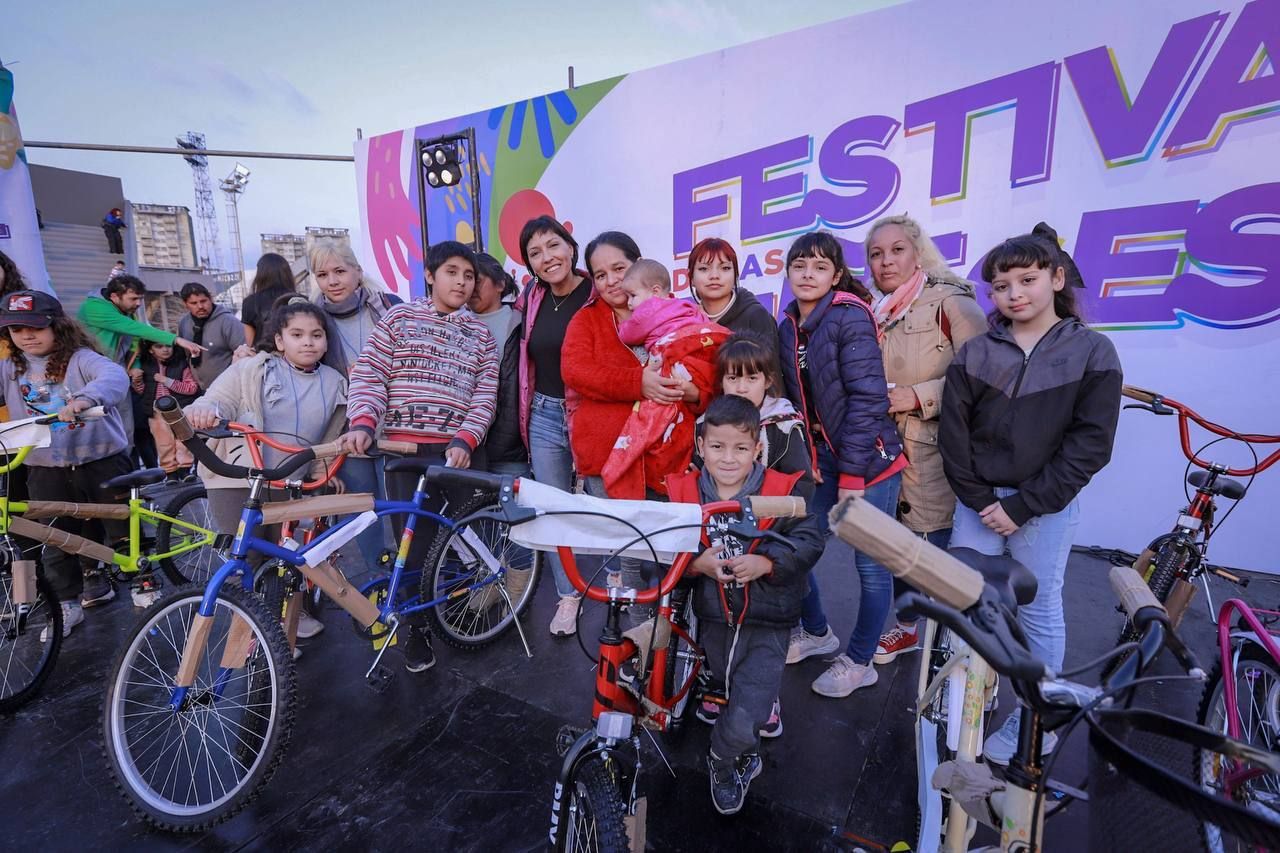 MAYRA CELEBRÓ EL DÍA DE LAS NIÑECES JUNTO A MILES DE FAMILIAS