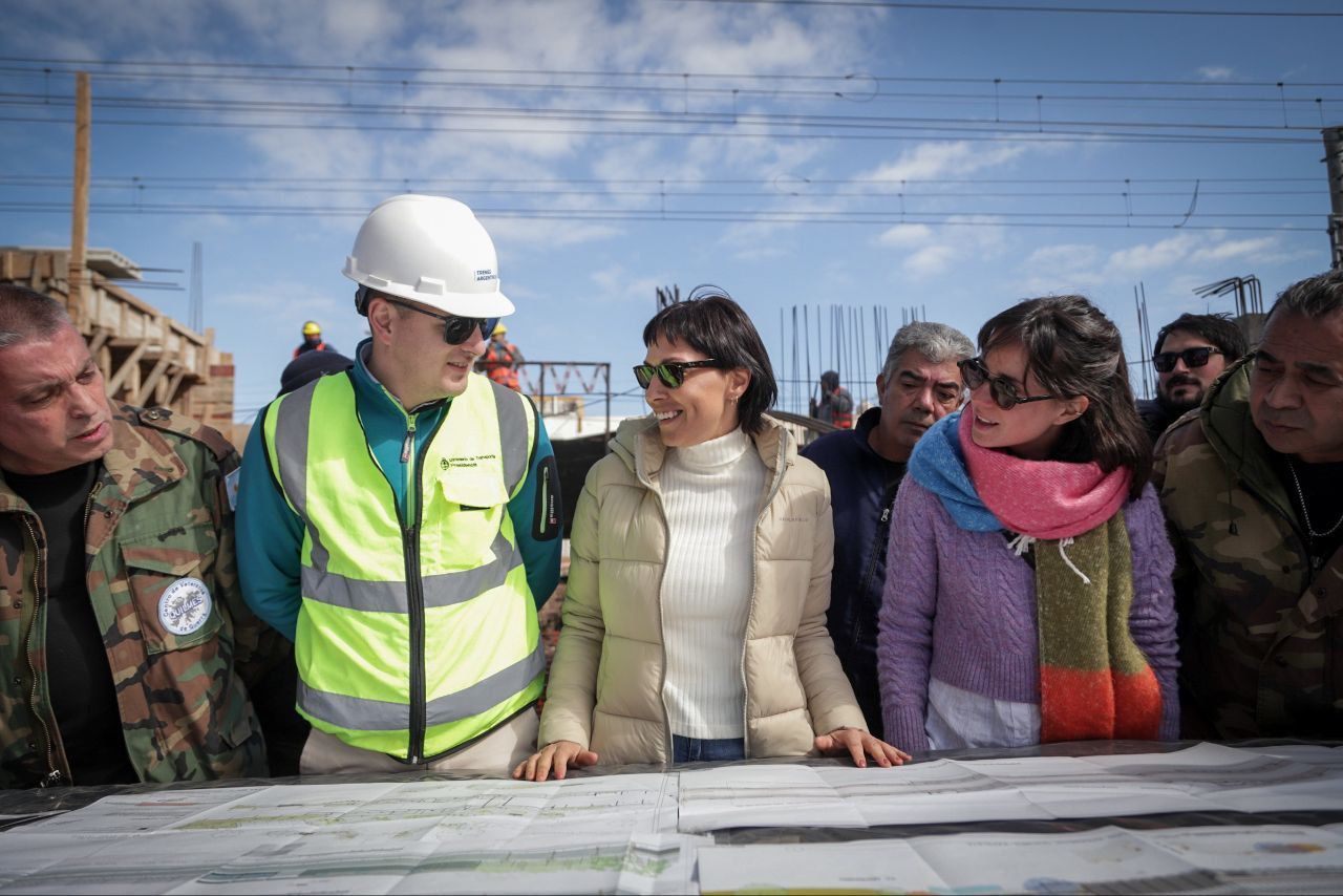 MAYRA VISITÓ LA OBRA DE LA NUEVA ESTACIÓN “HÉROES DE MALVINAS” 