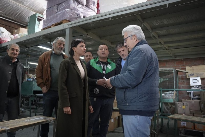    MAYRA VISITÓ LA EMPRESA SEYTA SA IMPRESORES EN QUILMES OESTE