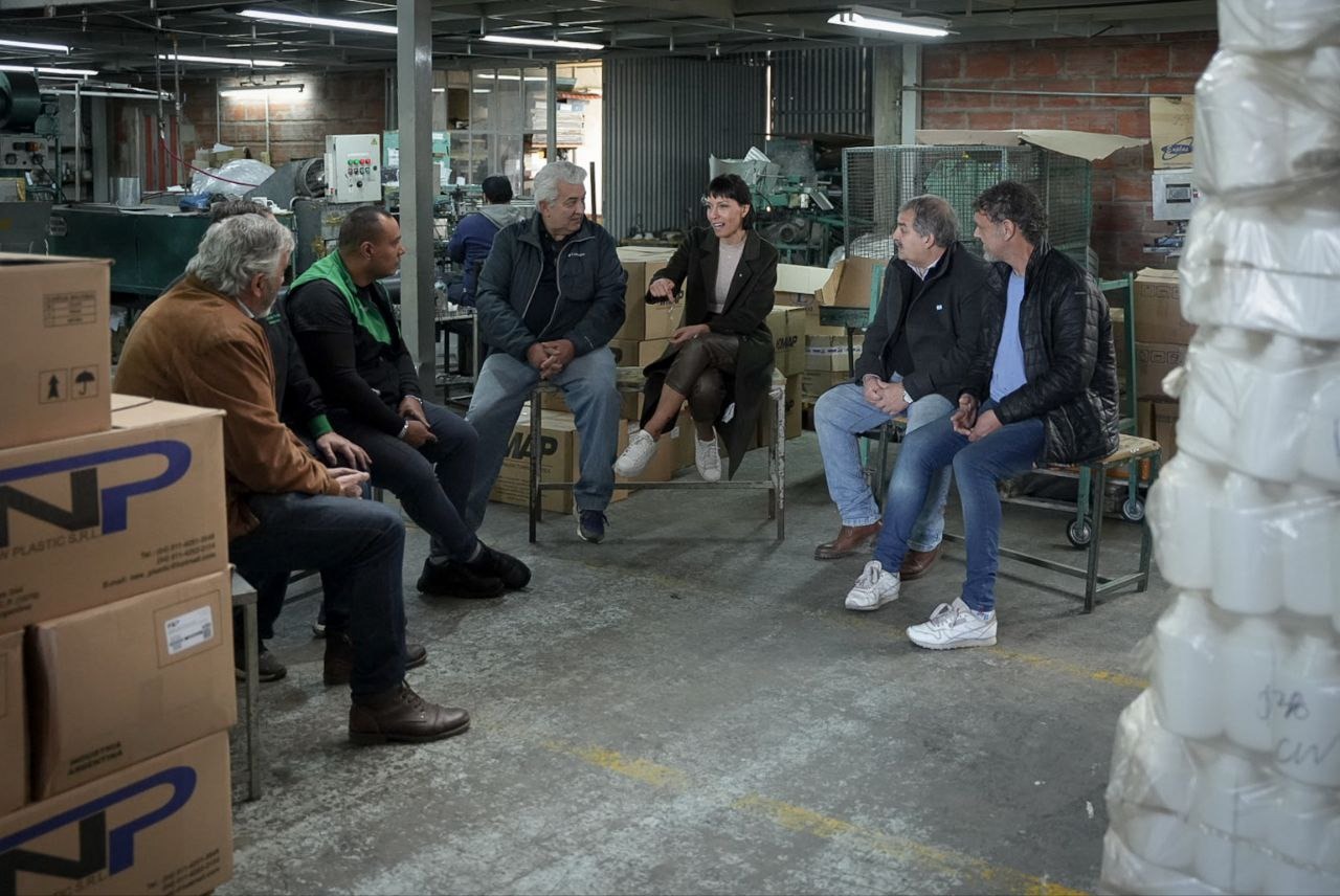    MAYRA VISITÓ LA EMPRESA SEYTA SA IMPRESORES EN QUILMES OESTE