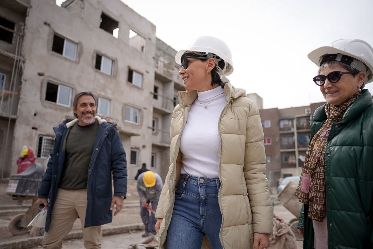 MAYRA SUPERVISÓ EL AVANCE DE OBRA DE 80 VIVIENDAS EN EZPELETA