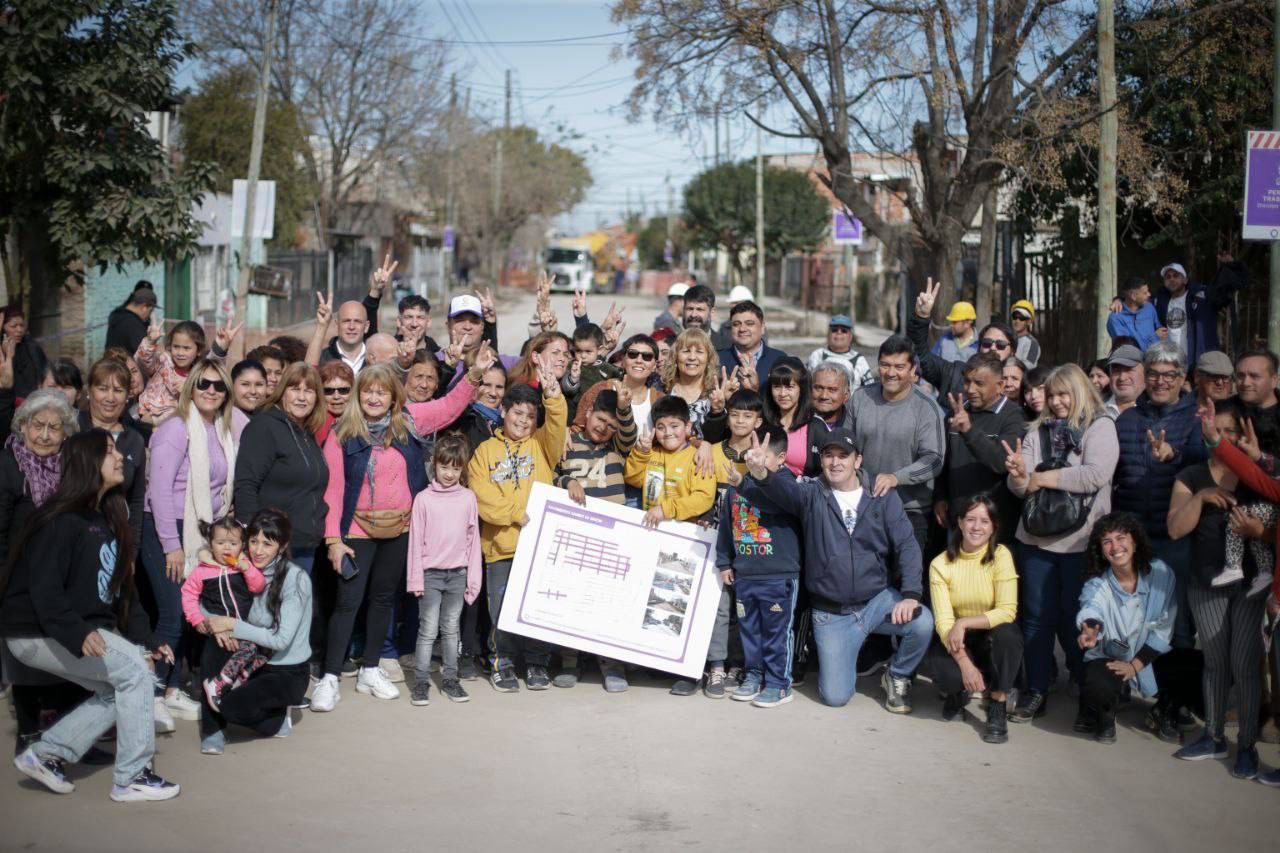 MAYRA RECORRIÓ LA OBRA DE PAVIMENTACIÓN EN EL BARRIO LA UNIÓN DE SOLANO