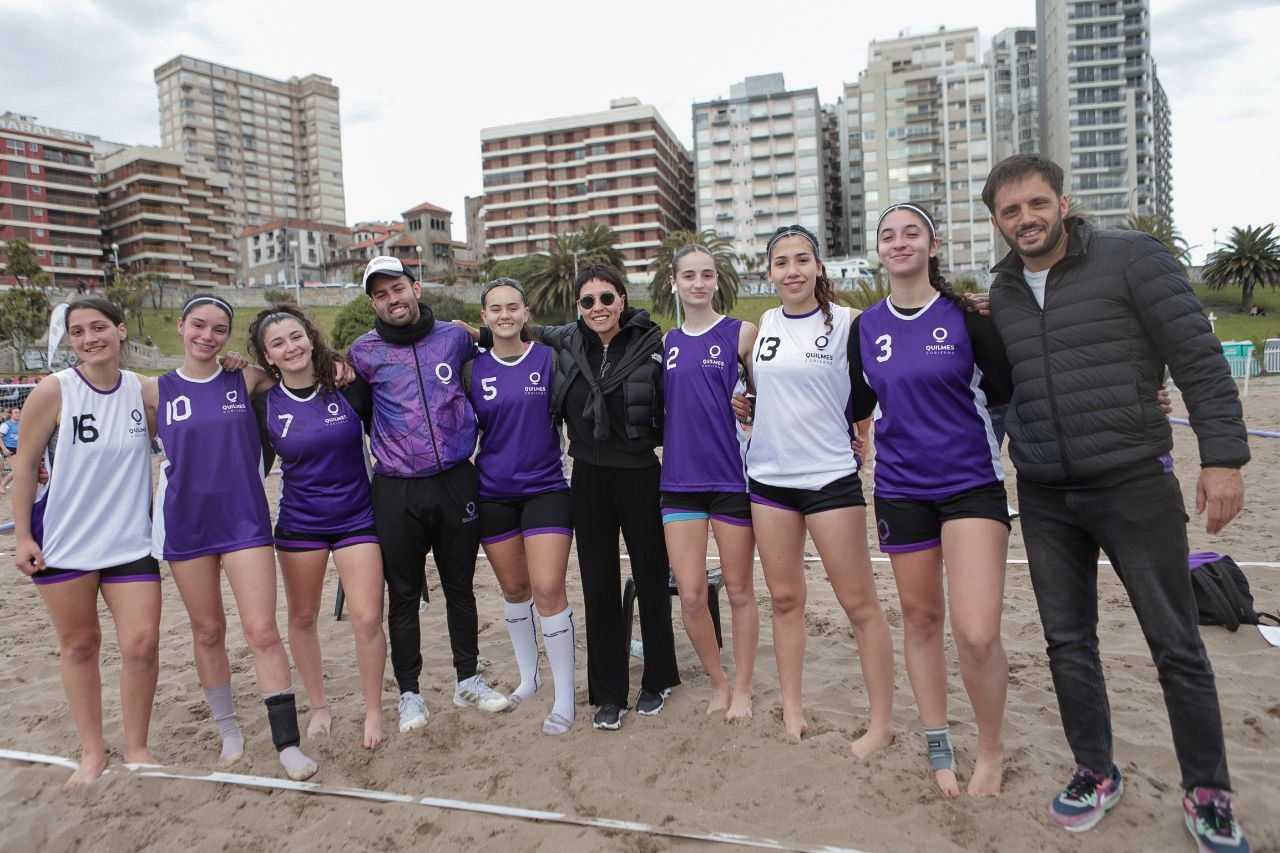 JUEGOS BONAERENSES: MAYRA VISITÓ A LA DELEGACIÓN QUILMEÑA