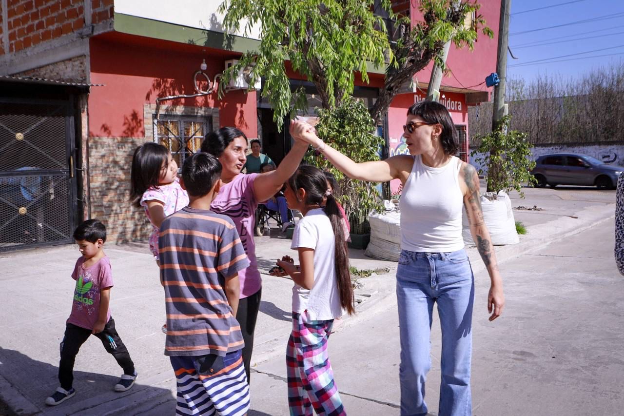 MAYRA SUPERVISÓ LA OBRA DE PAVIMENTOS EN EL BARRIO SANTA MARÍA-IAPI