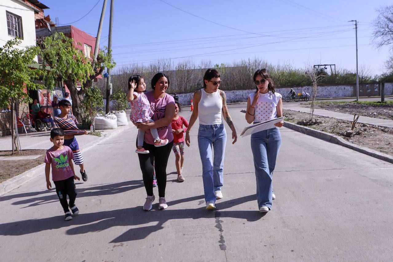 MAYRA SUPERVISÓ LA OBRA DE PAVIMENTOS EN EL BARRIO SANTA MARÍA-IAPI