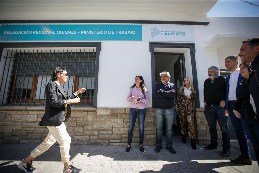 MAYRA Y CORREA  EN LA  DELEGACIÓN  DEL MINISTERIO DE TRABAJO BONAERENSE
